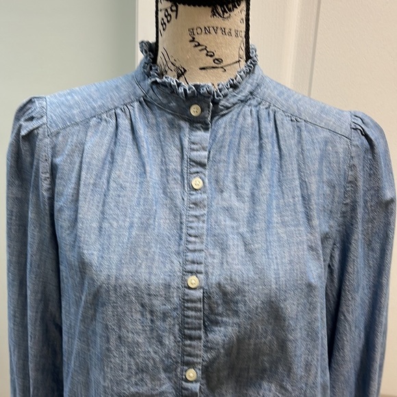 GAP ruffles buttoned shirt. Size M - Picture 2 of 7
